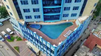 Parrot Hotel Arusha - Rooftop Pools