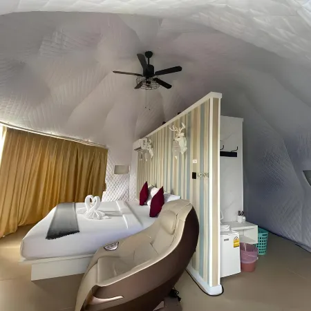 Stratus Resort