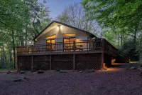 Lake Harmony Estates Home Fire Pit Game Room - balcony