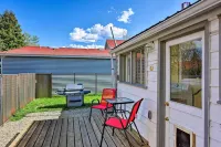 Chic Downtown Home w/ Grill, Steps to Main Street! - Homestays