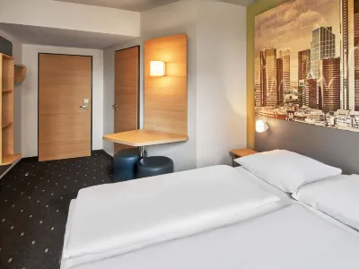 B&B HOTEL Frankfurt-West Отели в г. 