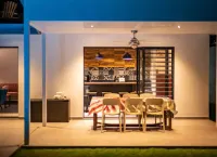 Exceptional Villa Located in Bora Bora Hotels in Nunu'e