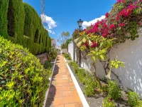 Apartment in Nerja with Sea Views & Pools