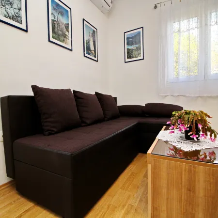 Apartments Nodilo - One Bedroom Apartment with Balcony and Sea View (Apt 1)