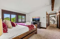Pre Launch! Long Range Views HotTub GameRm Central