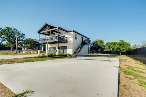 Walk to Water: Game Room at Buchanan Dam Home! - Pool