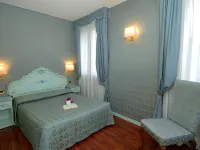 Locanda Antica Venezia Hotel di 