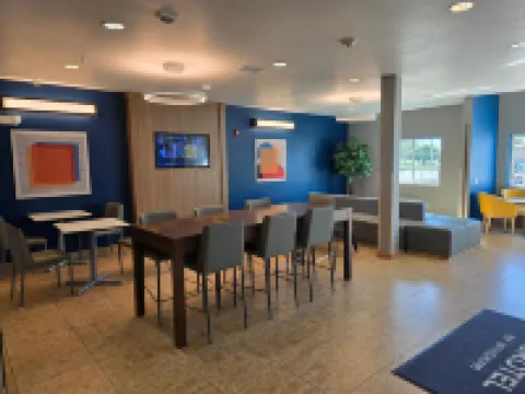 Microtel Inn & Suites by Wyndham Council Bluffs/Omaha Hotels in Lewis