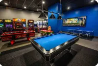 Isla Verde Beachfront Retreat with parking - Hot Tub