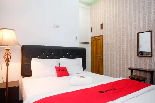 RedDoorz Syariah Near RS Mitra Siaga Hotel a Tegal Regency