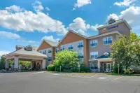 Comfort Suites Hotels in Ishpeming