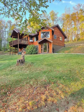 Adventure Awaits — Spacious Lodge Near 7 Springs!