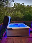 Secluded Lake Retreat • Hot Tub, Fire Pit, Golf Cart + Mini Golf