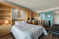 The Tides by the Sea