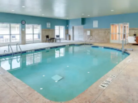 Holiday Inn Express & Suites WEST LONG BRANCH - EATONTOWN by IHG Hotels in Monmouth County