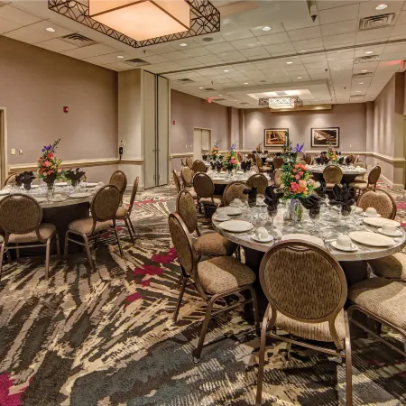 DoubleTree by Hilton Decatur Riverfront