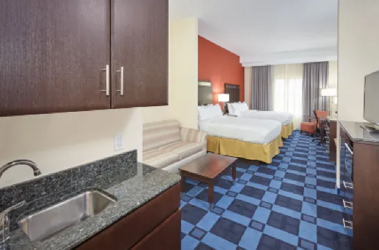 Holiday Inn Express & Suites COLUMBIA UNIV AREA - HWY 63 by IHG Отели в г. 