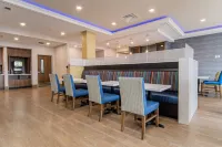 TownePlace Suites Brantford and Conference Centre - breakfast