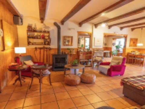 Hostal Xalet Refugi Pere Carné - Hostel アルプのホテル