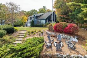 Lakefront Retreat | Sleeps 10 | Private Beach