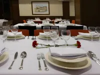 澤尼特兩公主飯店 - 早餐