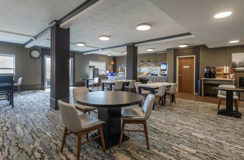 Hotel Dawson Creek, SureStay Collection by Best Western photo 4