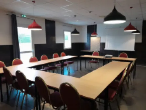 Kyriad Dijon Sud - Longvic Longvic otelleri