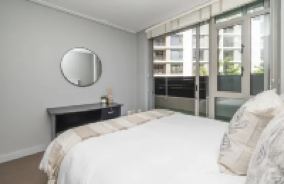 Modern 2 Bed in Claremont