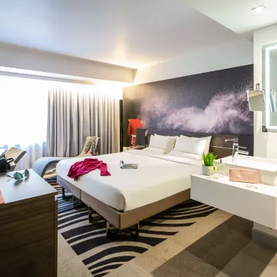 Novotel London Tower Bridge Отели рядом с достопримечательностью «Станция метро Tower Gateway»