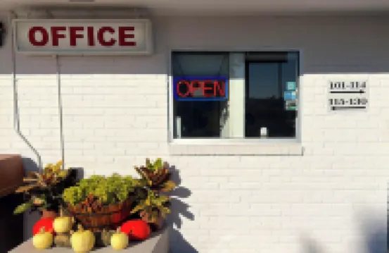 Courtland Inn Motel Hotels in Franklin