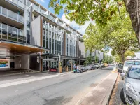 High-end 1-Bed Pad in Braddon with Outdoor Dining