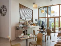 Cozy Retreat Near Geneva for 2 Guests Hotels in Annemasse