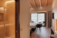 Lago Dorato Marina Lodge - Lakefront Hotels in Colico