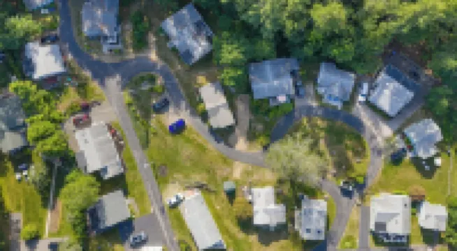 Beach Cottage in the Trees and Near the Sea.Bigger Than it Looks!!