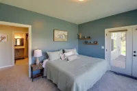 Pet-Friendly Stevensville Home w/ Mountain Views! - parking