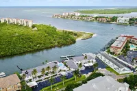 Waterfront Marco Island Retreat w/ Shared Docks - Homestays