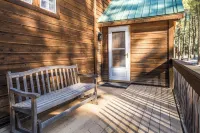 Chalet-Style Retreat on the Green, Close to Bike Trails - Sleeps 8-12