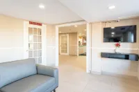 加納諾克/鄉紳度假村溫德姆速 8 飯店