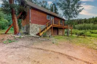 Deck & Mtn Views! Family A-frame Cabin Near Stream -  Privatzimmer