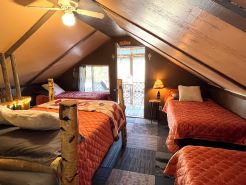 NorthFork Lodge Cabin #2 "The Pine"