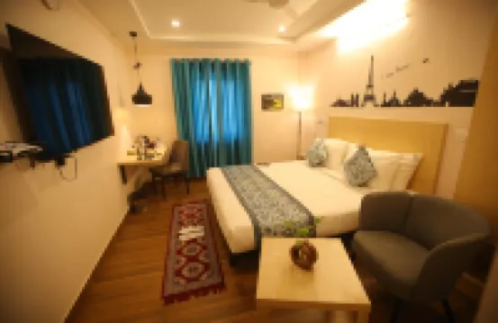 De Crown Luxury Hotel