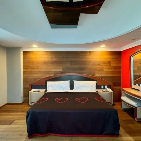 Hotel Plaza Belices - Solo Adultos Отели рядом с достопримечательностью «Куаутемок»