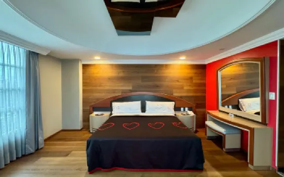 Hotel Plaza Belices - Solo Adultos Hotel in zona Teatro Fernando Soler