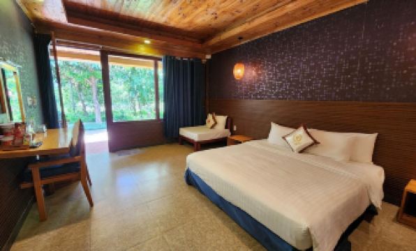 Tan Son Nhat Con Dao Resort