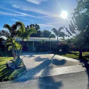 *1.5 mile 2 Beach * Cottage = "Aloe Vero"