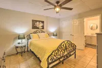 'The B Haus' Lakefront Retreat w/ Boat Ramp! - parking