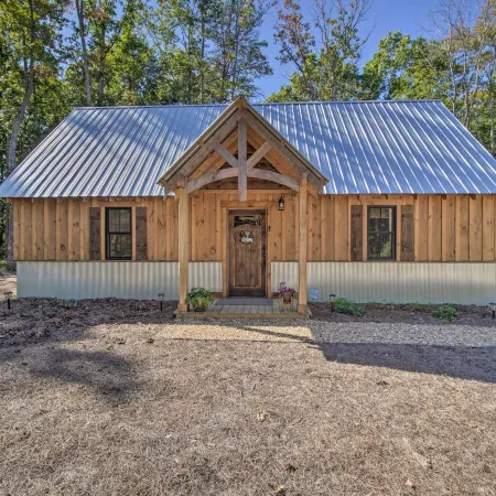 Stunning Cabin Getaway w/ Private Hot Tub!