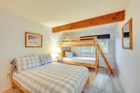 Inviting Bartlett Condo 1 Mi to Attitash Mountain - Parvekkeita