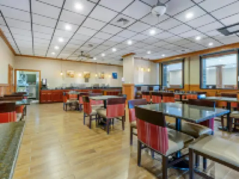 Comfort Inn & Suites Hotels in Ohio County