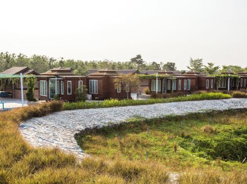 พริ้วลมชมน้ำ